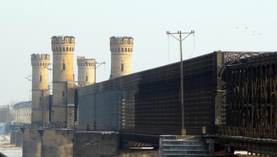 PILNE. Komunikat straży pożarnej w sprawie pożaru mostu PILNE. Komunikat straży pożarnej w sprawie pożaru mostu