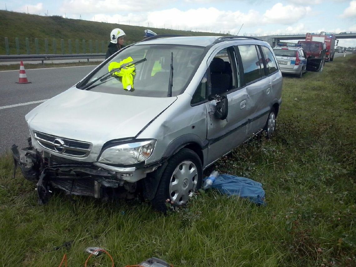 PILNE. Podwójne zderzenie na A1. Chciał pomóc, sam ucierpiał