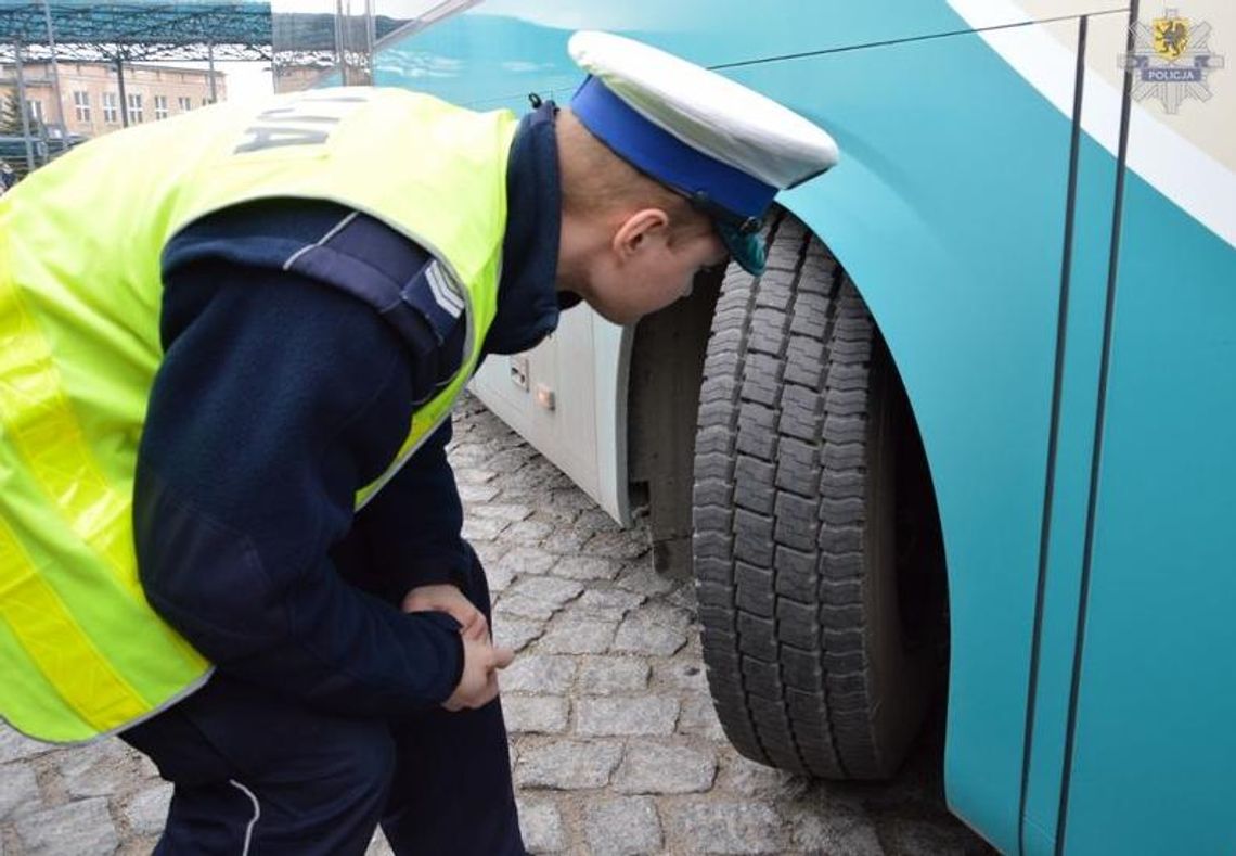 PILNE! Skontrolowali busy i autobusy. Zatrzymali 6 dowodów rejestracyjnych! PILNE! Skontrolowali busy i autobusy. Zatrzymali 6 dowodów rejestracyjnych!