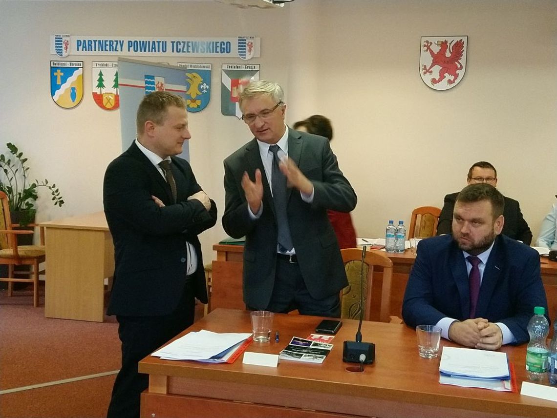 PILNE. Wybrano władze powiatu. Jest były burmistrz Gniewu oraz... jeden znak zapytania PILNE. Wybrano władze powiatu. Jest były burmistrz Gniewu oraz... jeden znak zapytania