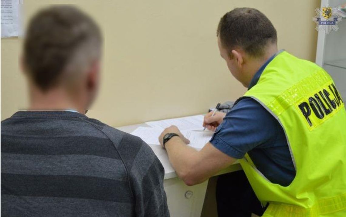 PILNE! Zatrzymany za napad na sklep! Groził nożem ekspedientce PILNE! Zatrzymany za napad na sklep! Groził nożem ekspedientce