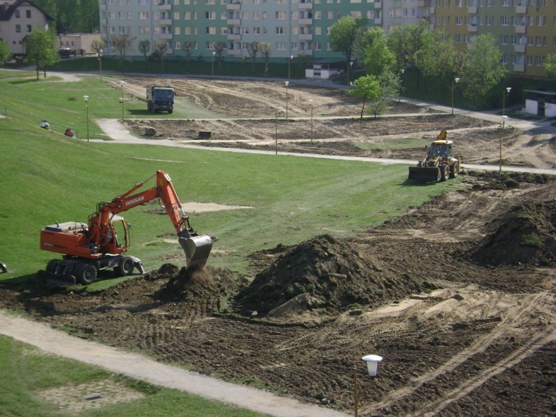 Plac zabaw usunięty, wjechały koparki