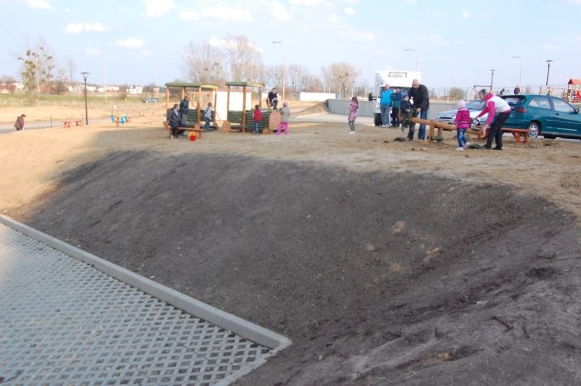 Place zabaw wymagają poprawek Place zabaw wymagają poprawek