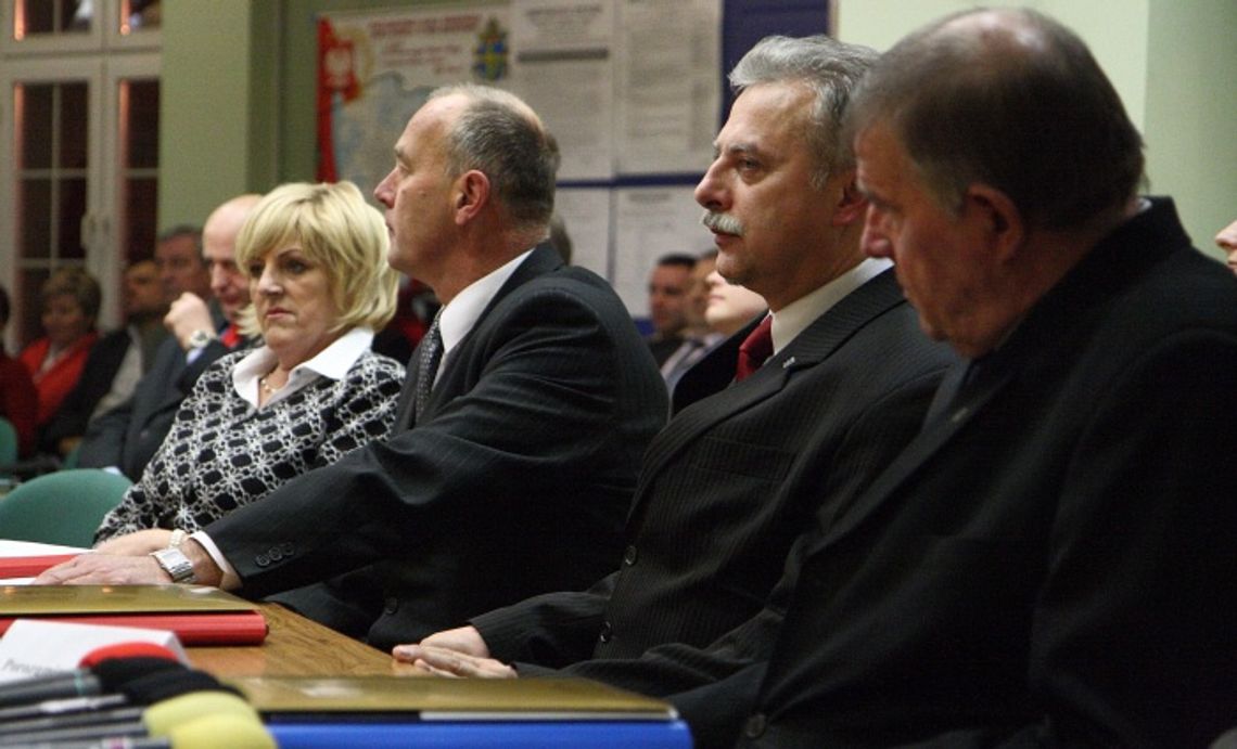 Platforma zepchnięta do opozycji - bez stanowisk Platforma zepchnięta do opozycji - bez stanowisk