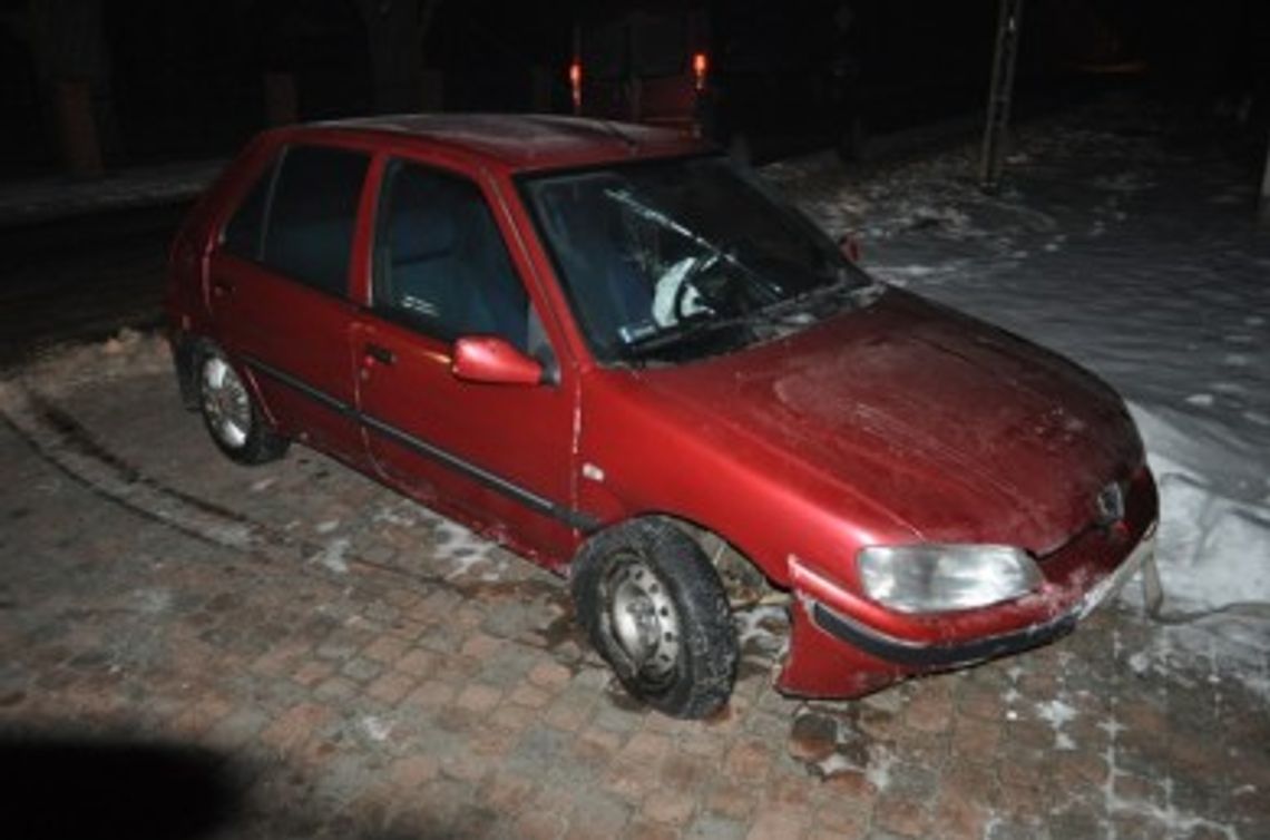 Po alkoholu i bez prawa jazdy rozbił się na betonowym przepuście Po alkoholu i bez prawa jazdy rozbił się na betonowym przepuście