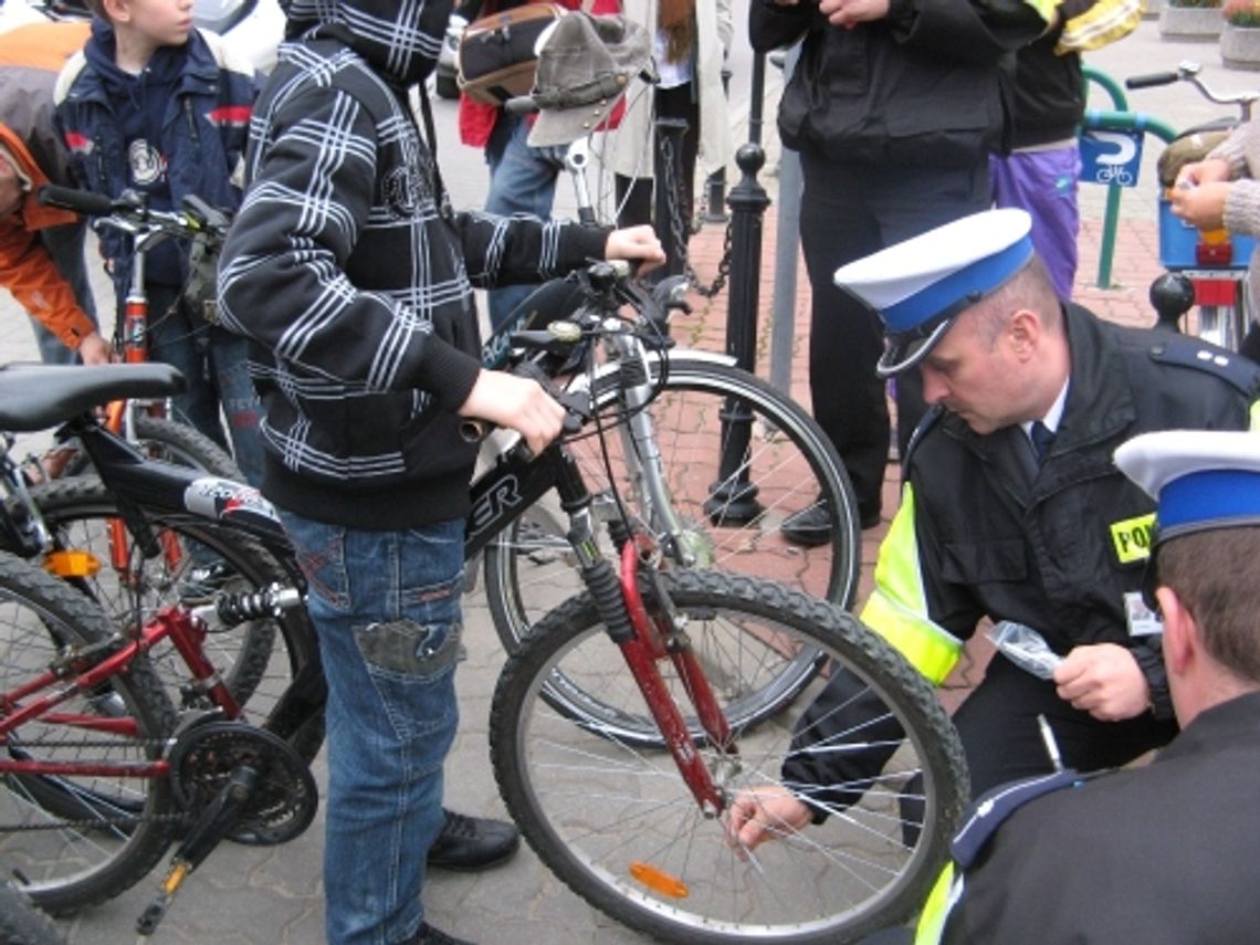 Po śmiertelnym wypadku. Jutro policja sprawdzi rowerzystów i pieszych Po śmiertelnym wypadku. Jutro policja sprawdzi rowerzystów i pieszych