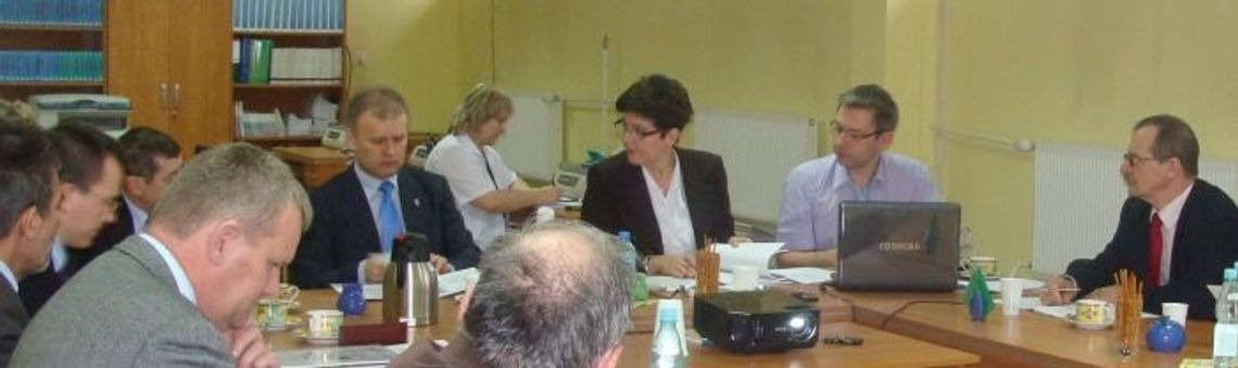 Po stażu – brak pracy. Młodzi w kolejce po kuroniówkę Po stażu – brak pracy. Młodzi w kolejce po kuroniówkę