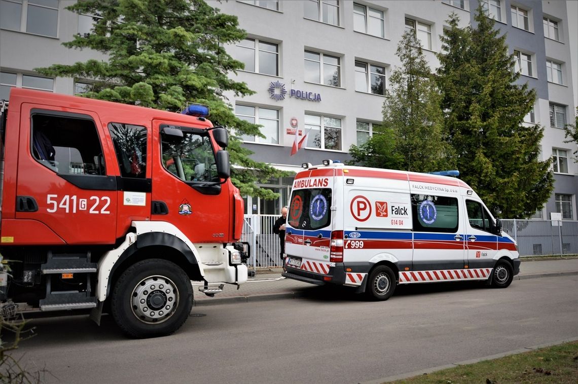 Podłożenie ładunku wybuchowego w budynku komendy oraz alarm przeciwpożarowy – na szczęście to tylko ćwiczenia