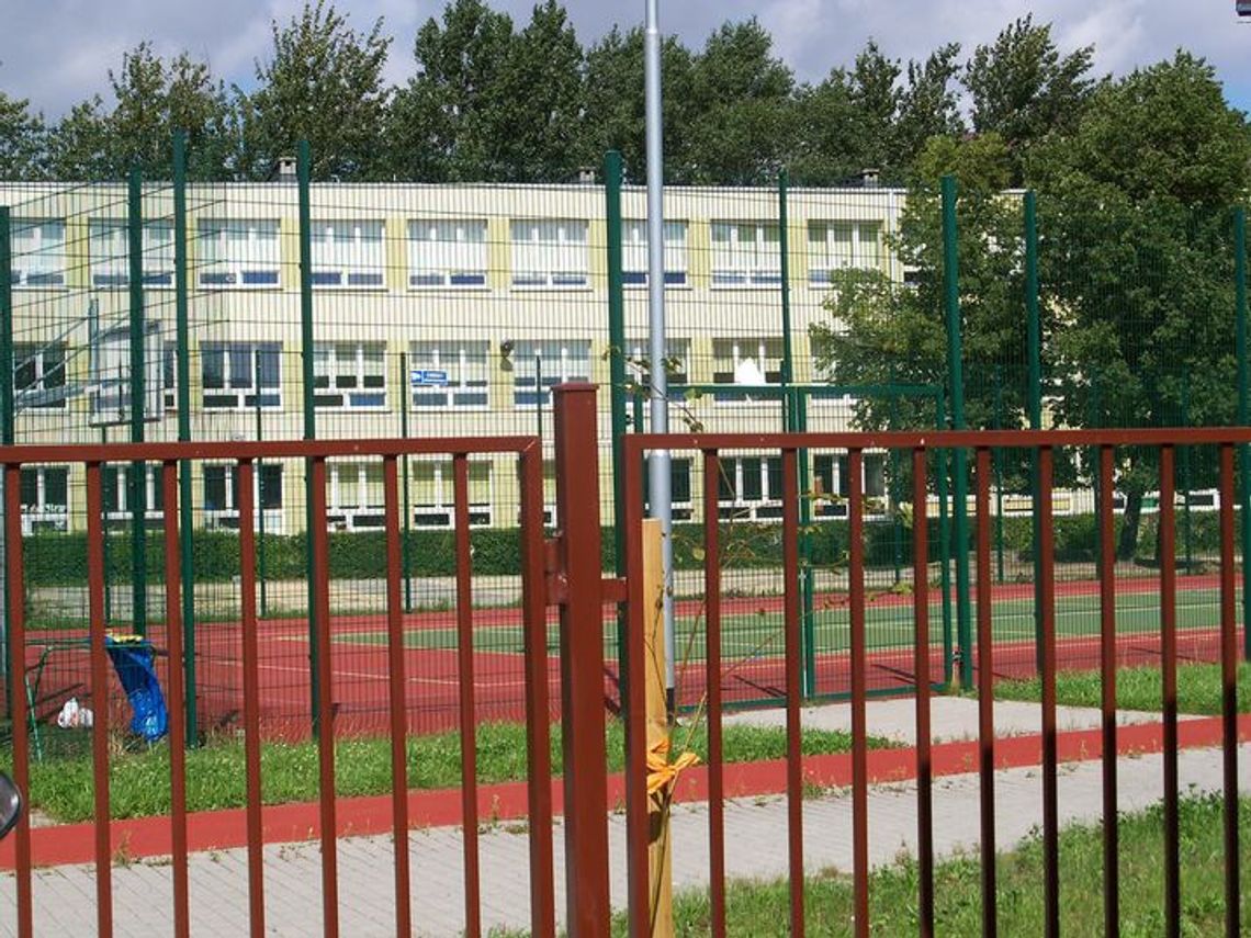 Pojeżdżą na łyżwach? Będą pieniądze, powstanie „biały Orlik” Pojeżdżą na łyżwach? Będą pieniądze, powstanie „biały Orlik”