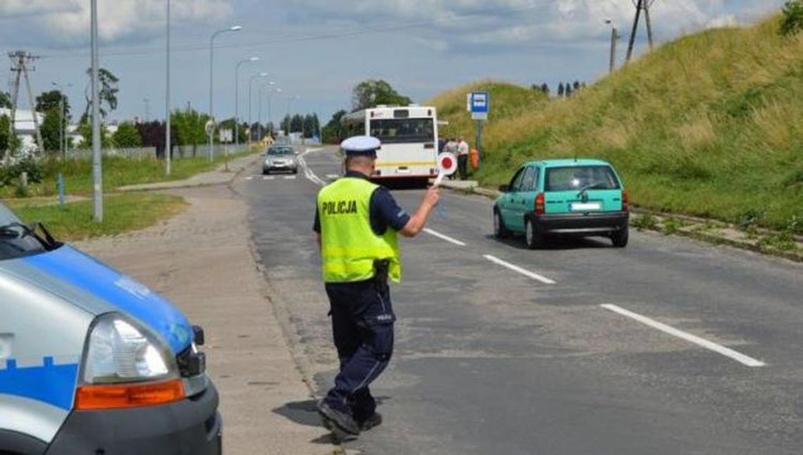 Policja szykuje akcję "Smog". W czwartek weźmie pod lupę kopcące auta Policja szykuje akcję "Smog". W czwartek weźmie pod lupę kopcące auta