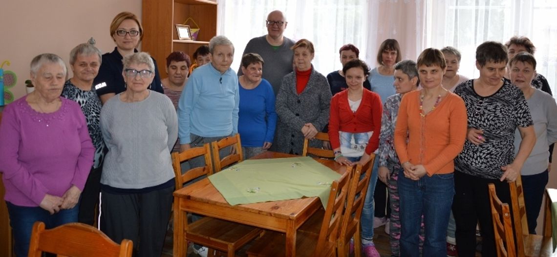 Policjanci spotkali się z podopiecznymi Domów Pomocy Społecznej Policjanci spotkali się z podopiecznymi Domów Pomocy Społecznej