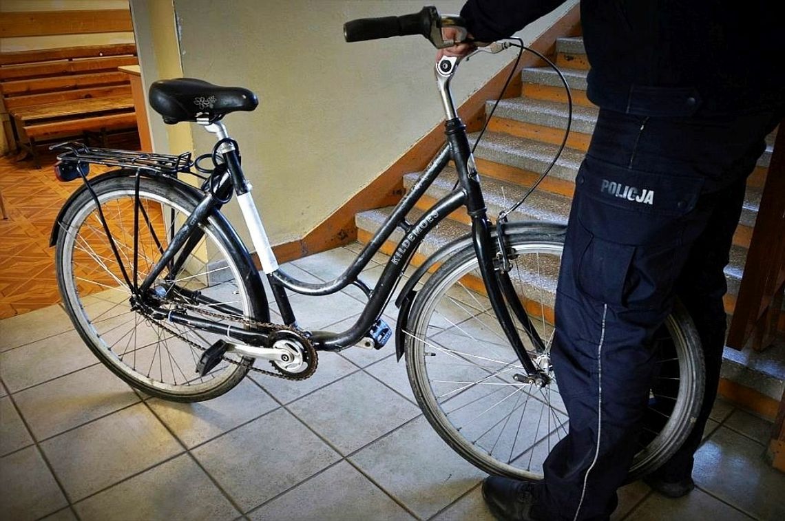 Policjanci szukają właściciela skradzionego roweru
