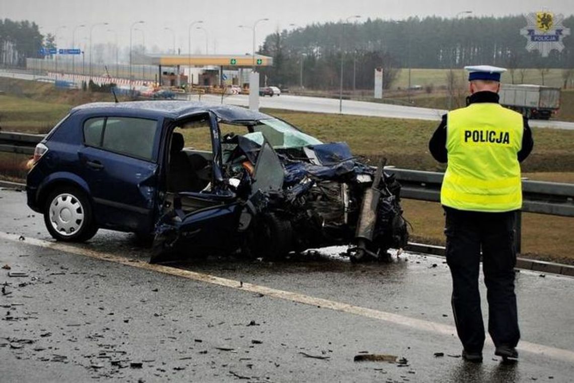 Policjanci wyjaśniają okoliczności tragicznego wypadku drogowego na A1