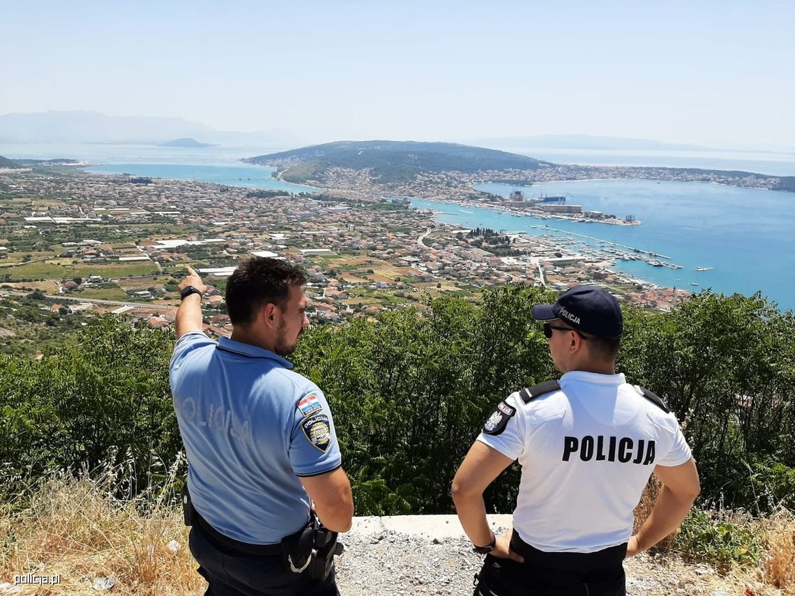 Polscy policjanci dbają o bezpieczeństwo polskich turystów na wybrzeżu Adriatyku i Morza Czarnego
