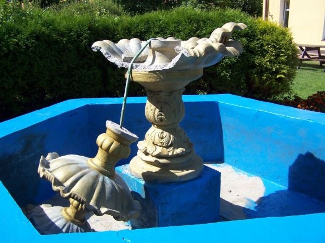 Poszukiwania osób odpowiedzialnych za zniszczenie fontanny Poszukiwania osób odpowiedzialnych za zniszczenie fontanny