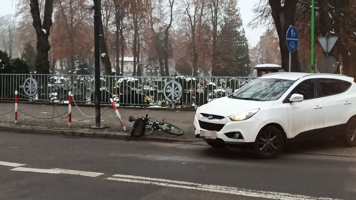 Potrącenie rowerzystki przy cmentarzu starym