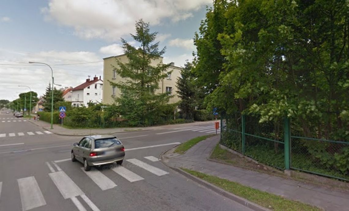 Potrącił ciężarną i odjechał! Policja szuka niebieskiego auta Potrącił ciężarną i odjechał! Policja szuka niebieskiego auta