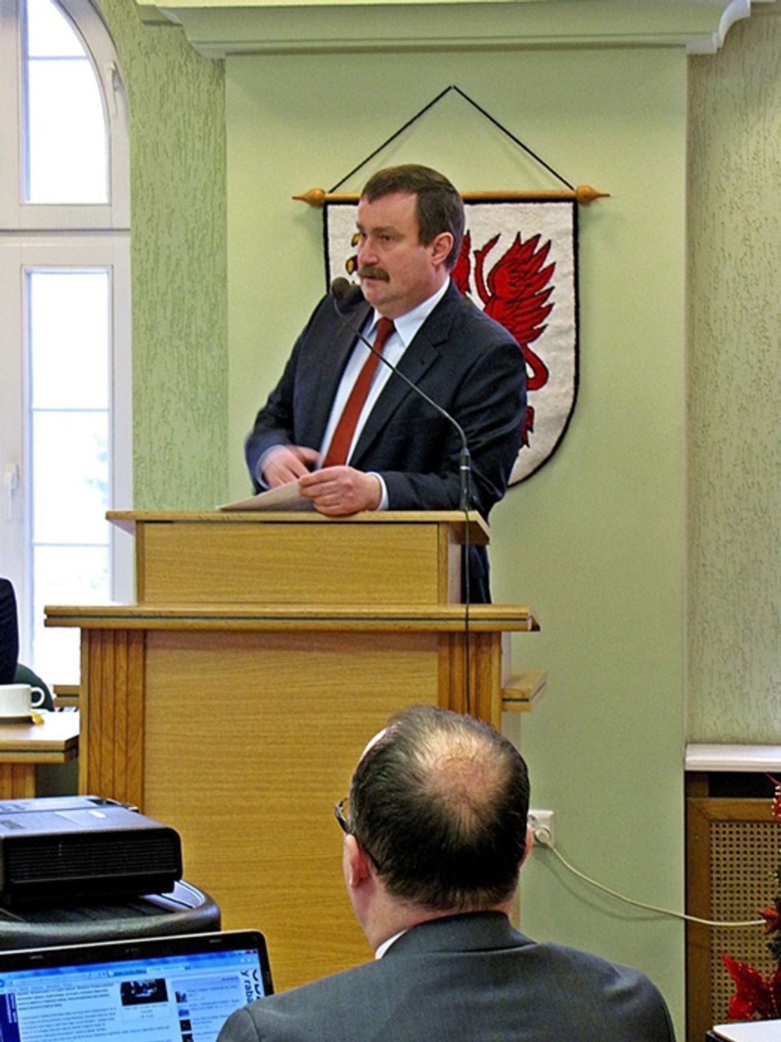 „Powiało Gomułką” - kłótnia o parking i nagrody dla jubilatów „Powiało Gomułką” - kłótnia o parking i nagrody dla jubilatów