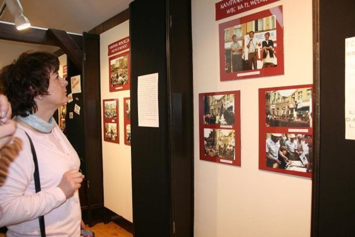 Powrót do dni przełomu  - wystawa „Ku demokracji. Wybory czerwcowe'89”