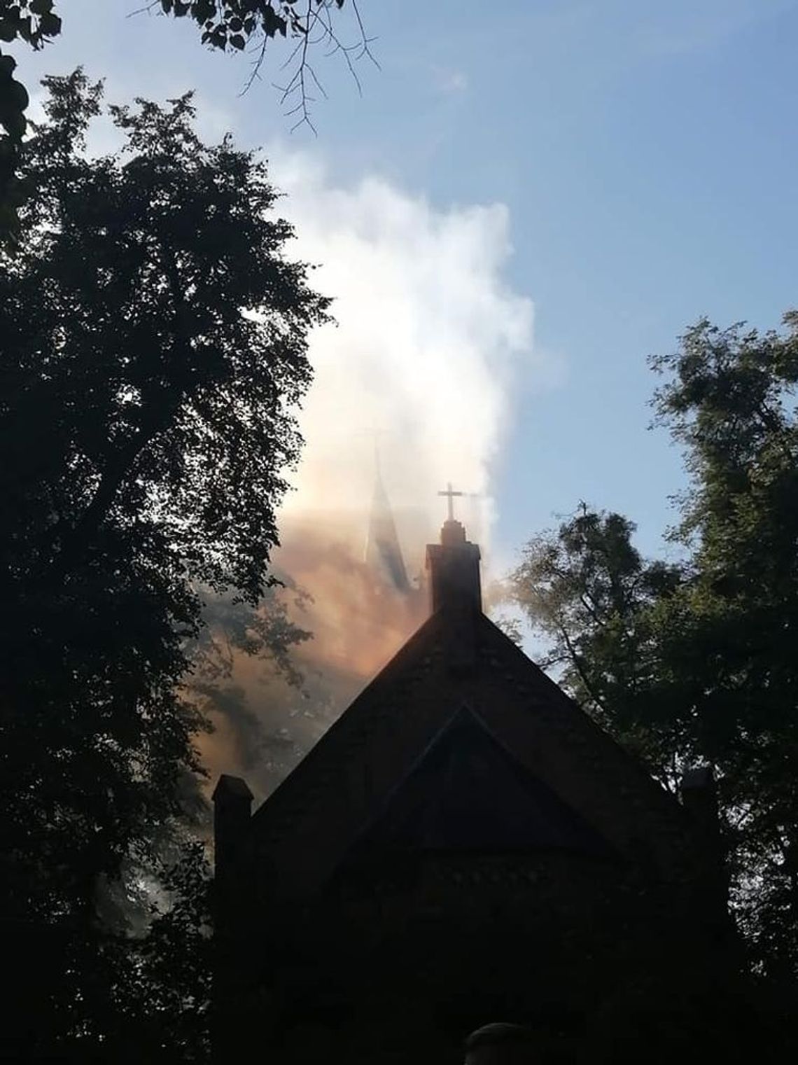 Pożar kościoła ewangelickiego w Opaleniu, gm. Gniew.