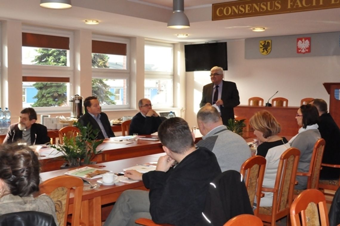 Praca po 50-tce – o współdziałaniu w zróżnicowanym wiekowo zespole