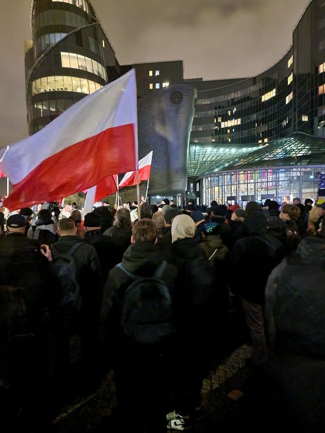 Prezydent Duda: W sposób rażący została złamana konstytucja. To całkowicie bezprawne działania, to anarchia Prezydent Duda: W sposób rażący została złamana konstytucja. To całkowicie bezprawne działania, to anarchia