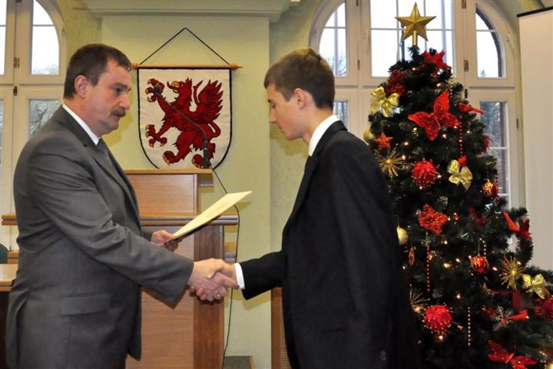 Prezydent nagrodził zdolną młodzież