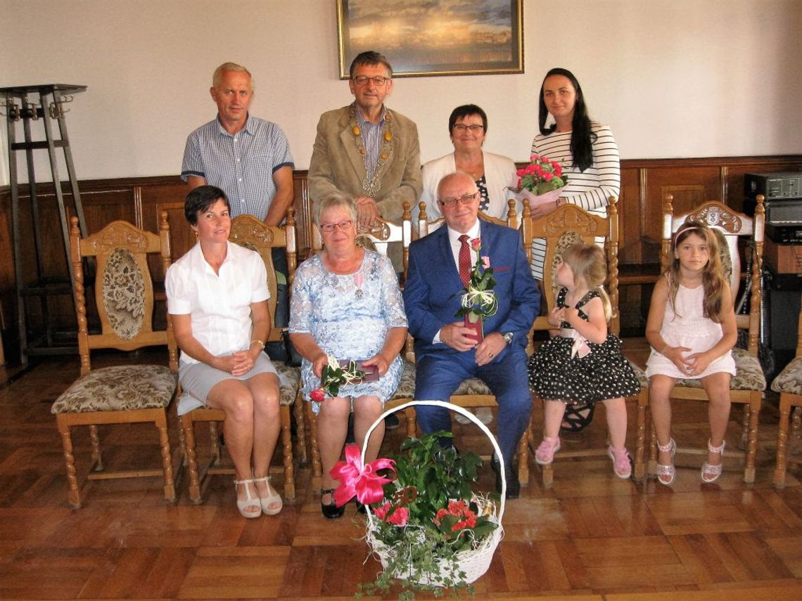 Prezydent RP odznaczył małżonków