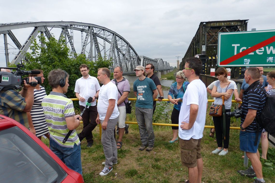 Protestowali w sprawie przebudowy mostu [ZDJĘCIA]