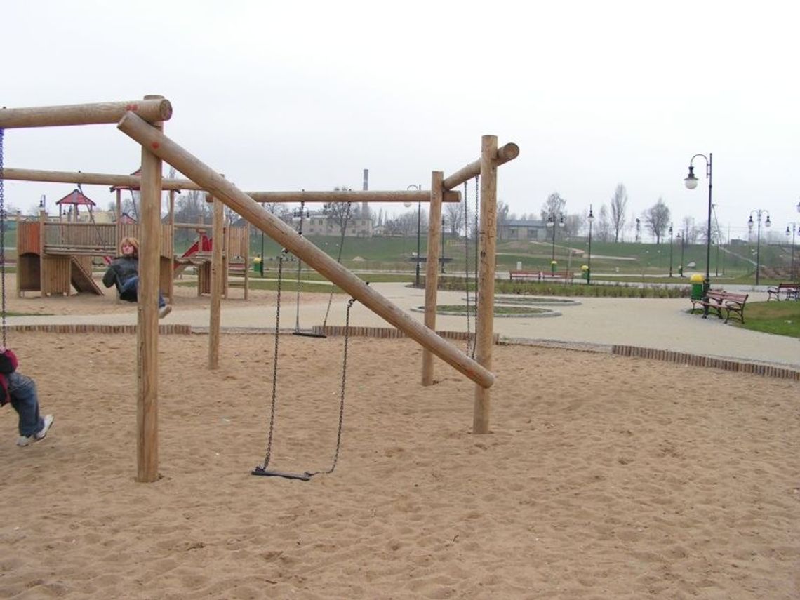 Przeszkadza im wszystko - kolejny akt wandalizmu na bulwarze Przeszkadza im wszystko - kolejny akt wandalizmu na bulwarze