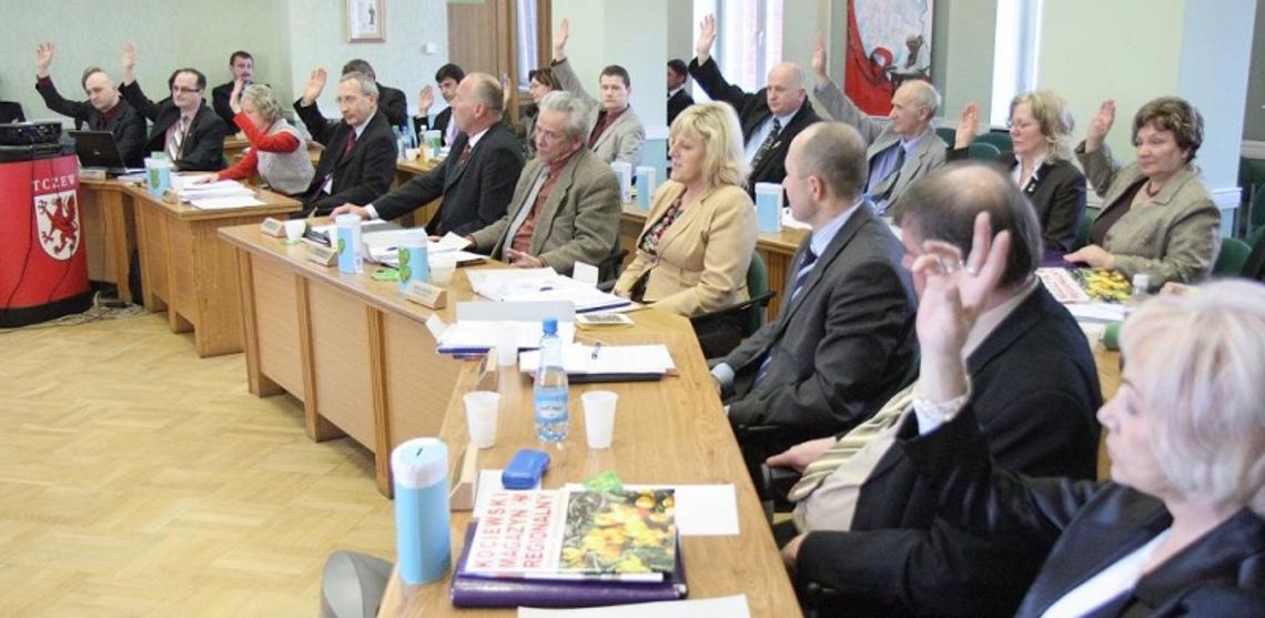 Przewodniczący zarzuca radnym nieznajomość Statutu lub… działanie pod publikę