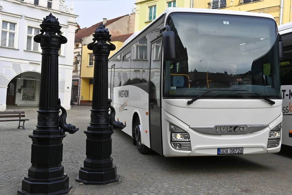 Przewozy autokarowe. Szybko, bezpiecznie, komfortowo.