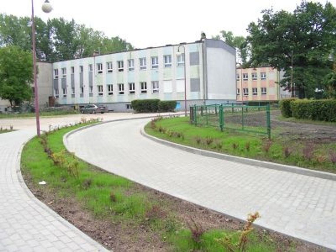 Przymiarka do budowy nowej szkoły - w szczerym polu?