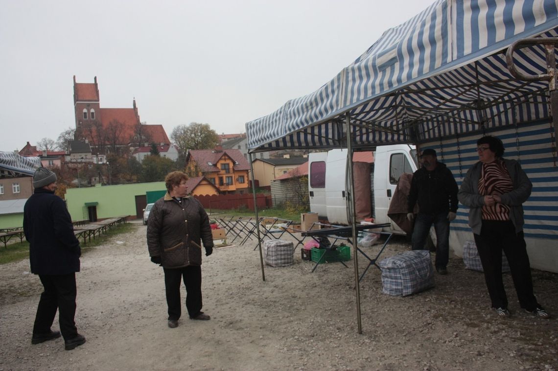Pustki na targowisku przy ul. Wiślanej. Przeniosą rynek pod mury zamkowe? Pustki na targowisku przy ul. Wiślanej. Przeniosą rynek pod mury zamkowe?
