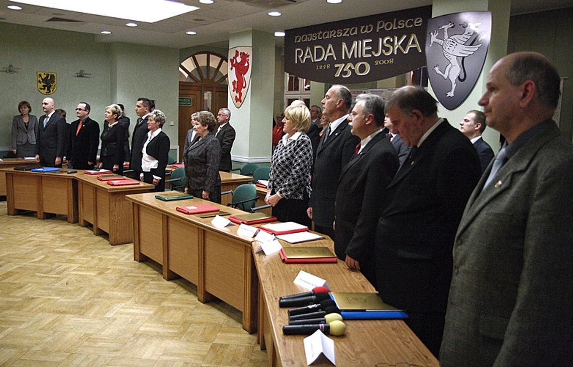 Rada Miejska jeszcze bez przewodniczącego. Czekanie na wybór prezydenta Rada Miejska jeszcze bez przewodniczącego. Czekanie na wybór prezydenta