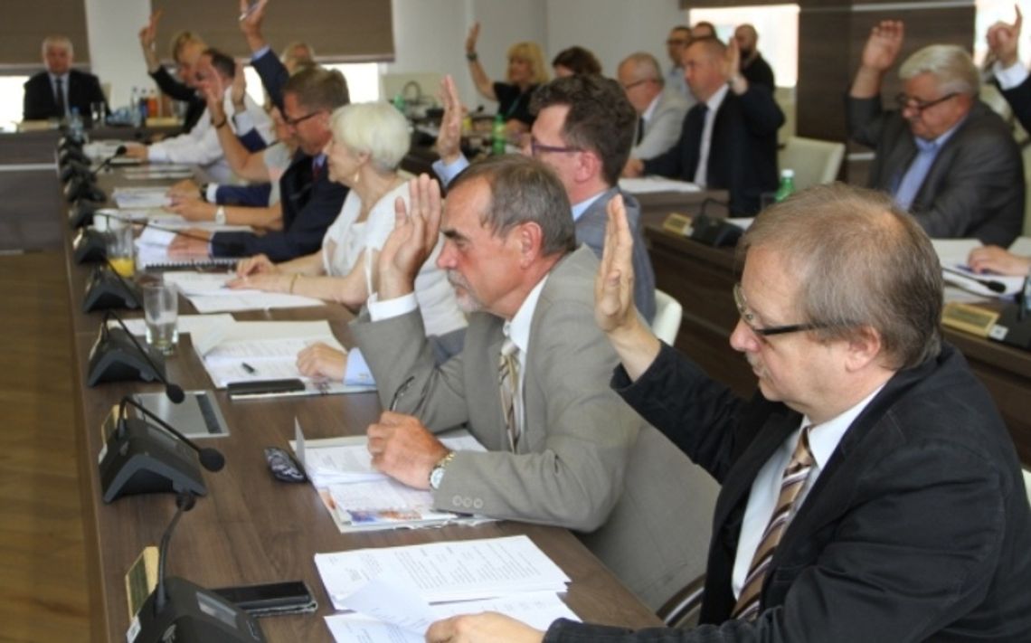 Radni udzielili prezydentowi absolutorium. Nie wszyscy jednak głosowali "za" Radni udzielili prezydentowi absolutorium. Nie wszyscy jednak głosowali "za"