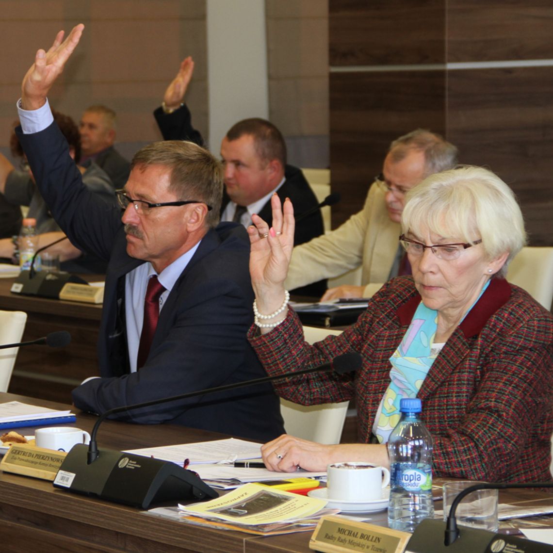 Radni wpadli w panikę. Chaotyczne komentarze podczas sesji Radni wpadli w panikę. Chaotyczne komentarze podczas sesji