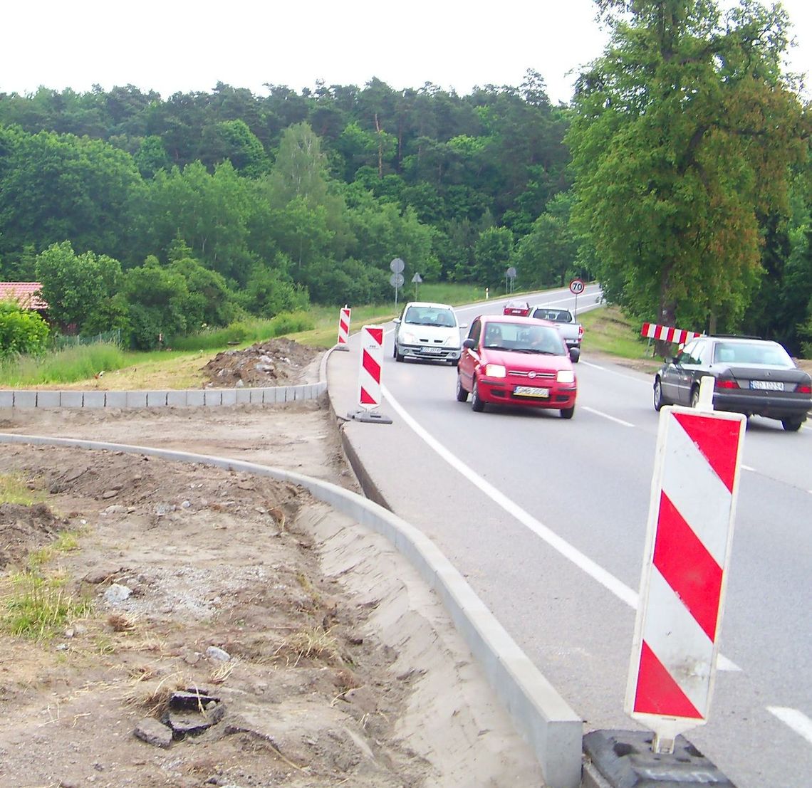 Remont w Waćmierku na DK 22. Nie zwalniają nogi z gazu Remont w Waćmierku na DK 22. Nie zwalniają nogi z gazu