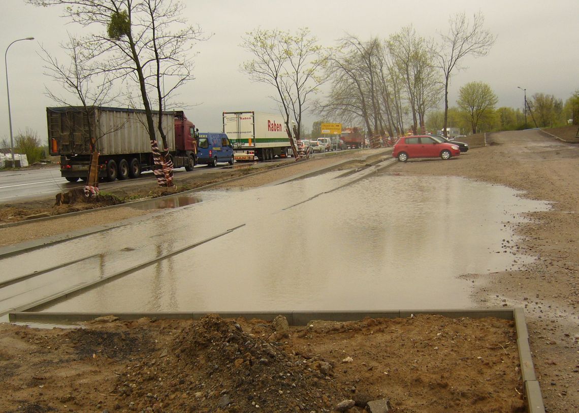 Remontują &quot;jedynkę&quot; i parkingi. Mieszkańcy - to partactwo