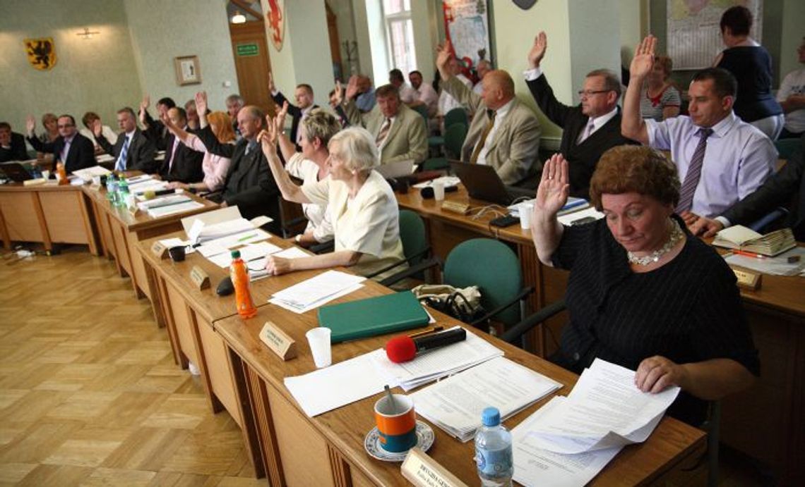 Rodzinne &amp;quot;rajcowanie&amp;quot;. Syn posła Platformy o zasługach ojca - atak na konkurenta 