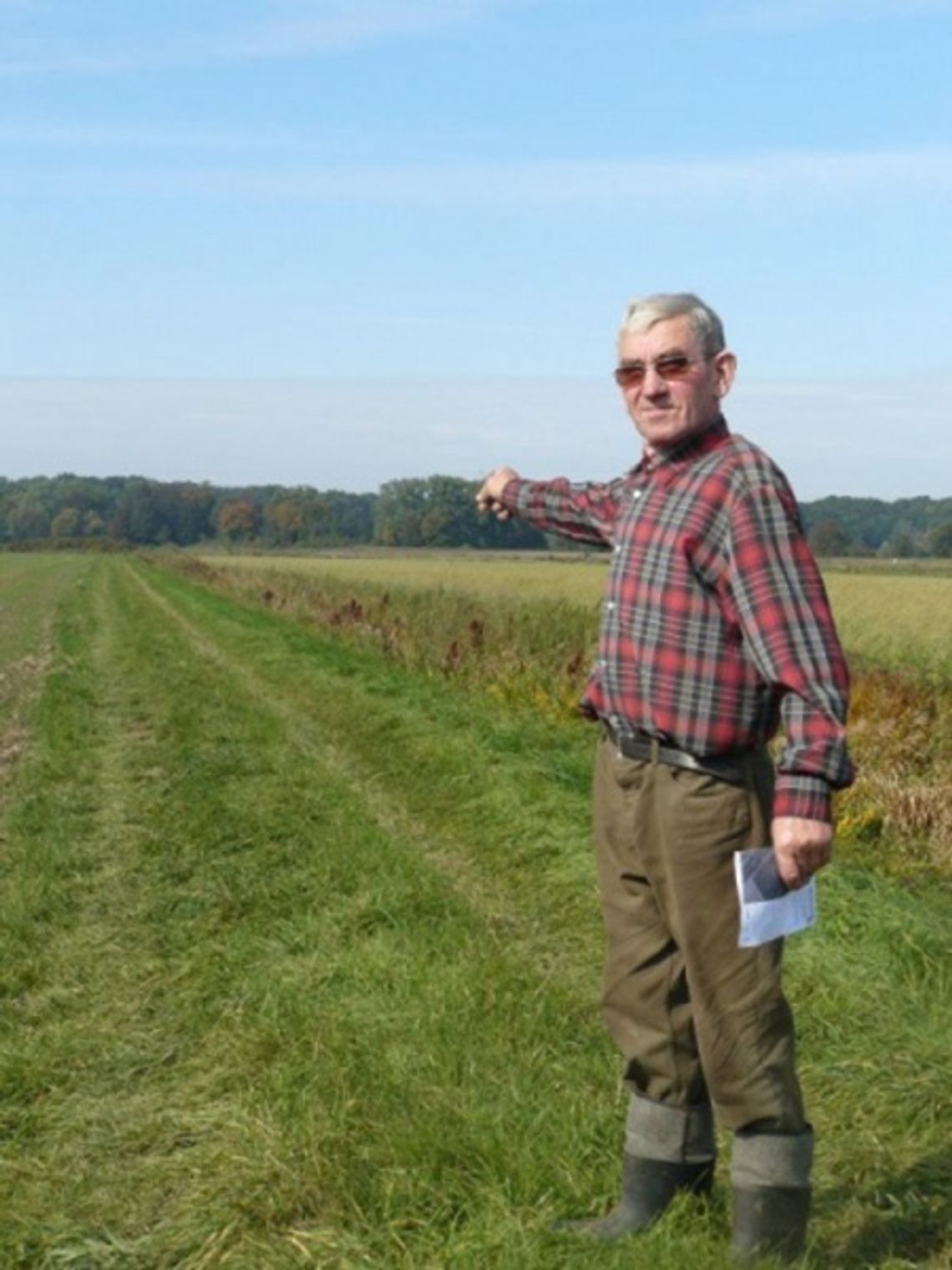 Rolnik od czterech lat nie może korzystać ze swojego pola. "Chyba założę tu rezerwat"... Rolnik od czterech lat nie może korzystać ze swojego pola. "Chyba założę tu rezerwat"...