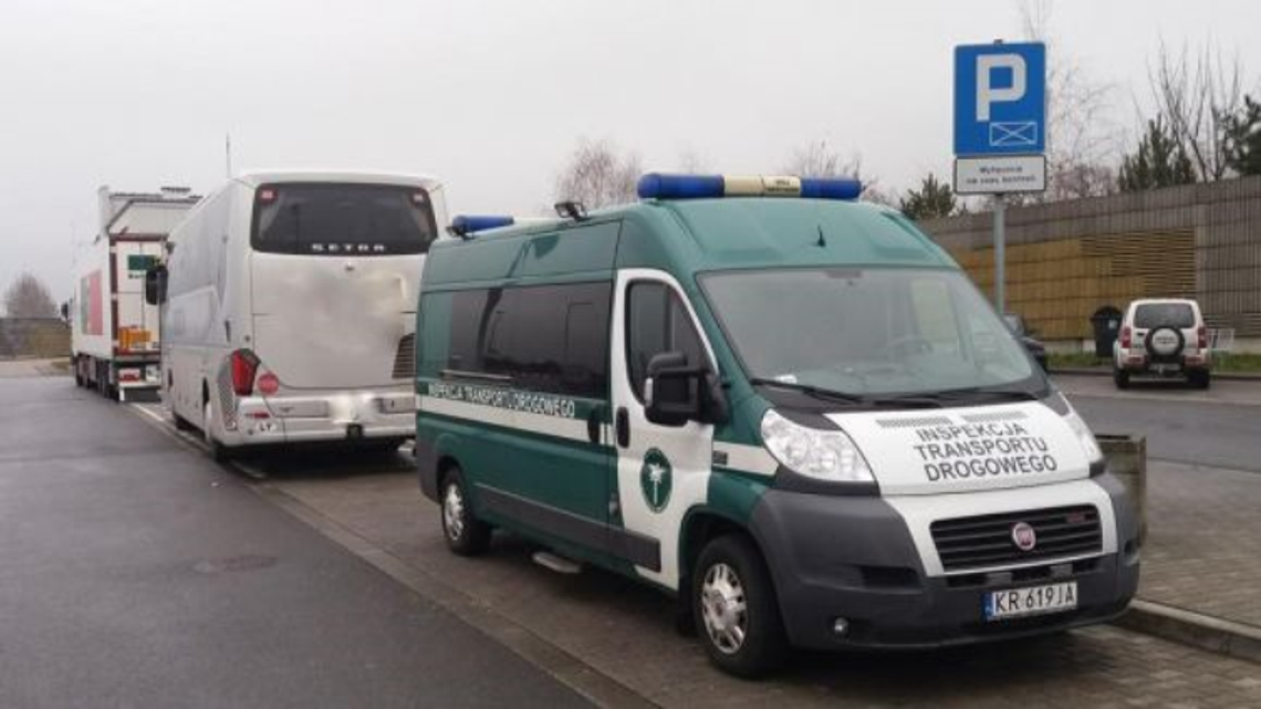 Rozpoczęły się ferie zimowe. Będą wzmożone kontrole autokarów