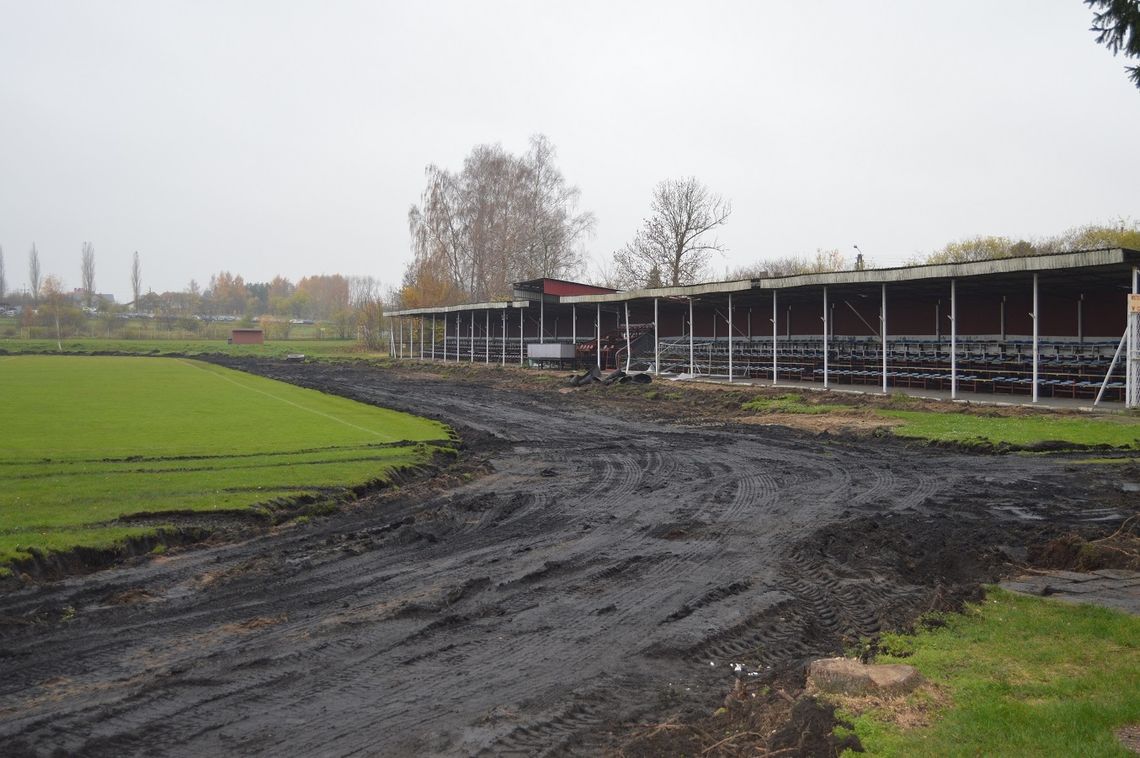 Ruszyły prace modernizacyjne na Stadionie Miejskim w Pelplinie