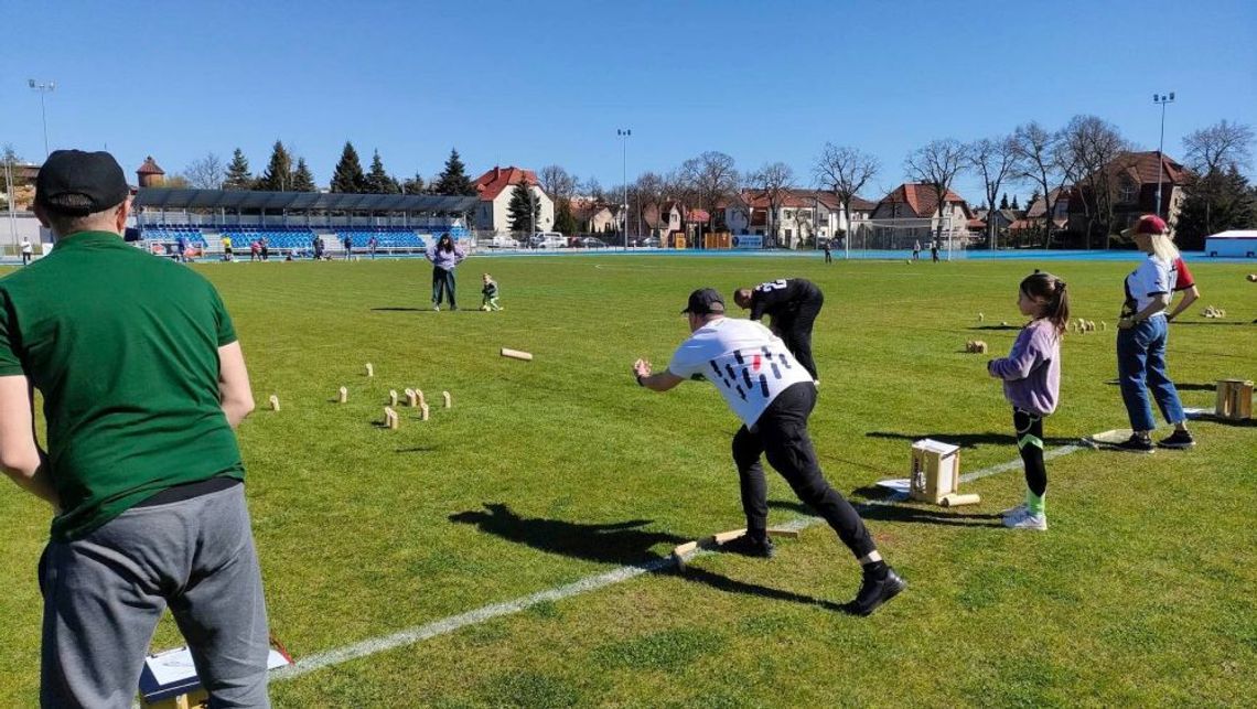 Rywalizowali w strącaniu fińskich kręgli. Grand Prix Polski w  Mölkky