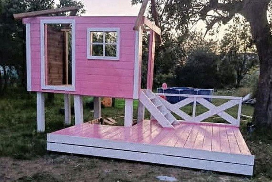 Sąsiad zabrał koledze domek ogrodowy i zrobił z niego... opał