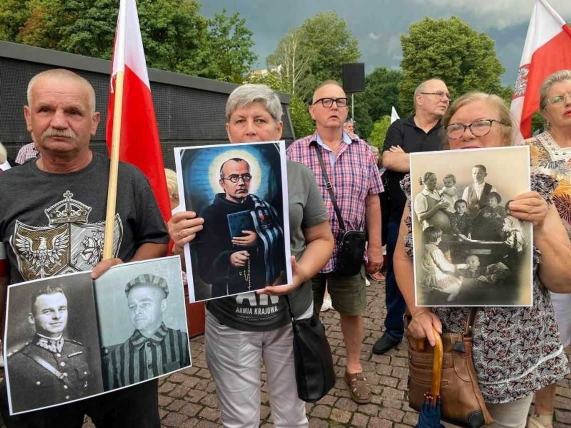 Skandal w Muzeum II Wojny Światowej w Gdańsku. Żądanie dymisji dyrekcjii muzeum!!! Skandal w Muzeum II Wojny Światowej w Gdańsku. Żądanie dymisji dyrekcjii muzeum!!!