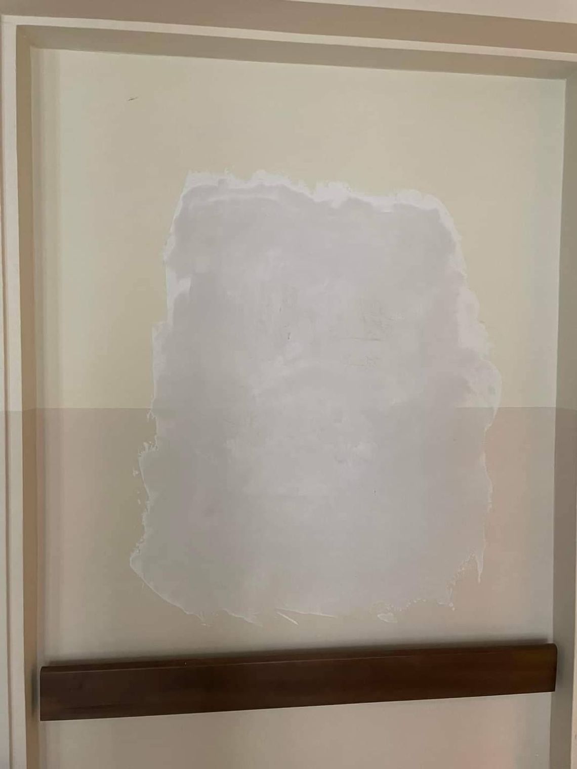 Skandal. Wojewoda Rutkiewicz usunęła w Pomorskim Urzędzie Wojewódzkim tablicę śp. Prezydenta RP Lecha Kaczyńskiego Skandal. Wojewoda Rutkiewicz usunęła w Pomorskim Urzędzie Wojewódzkim tablicę śp. Prezydenta RP Lecha Kaczyńskiego