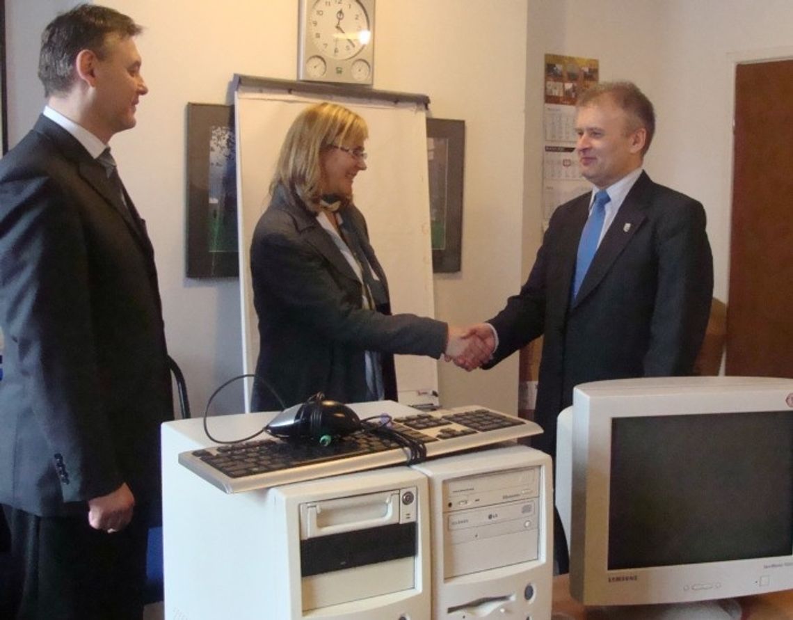 Skutecznie walczyć z ubóstwem. Tony produktów dla potrzebujących Skutecznie walczyć z ubóstwem. Tony produktów dla potrzebujących