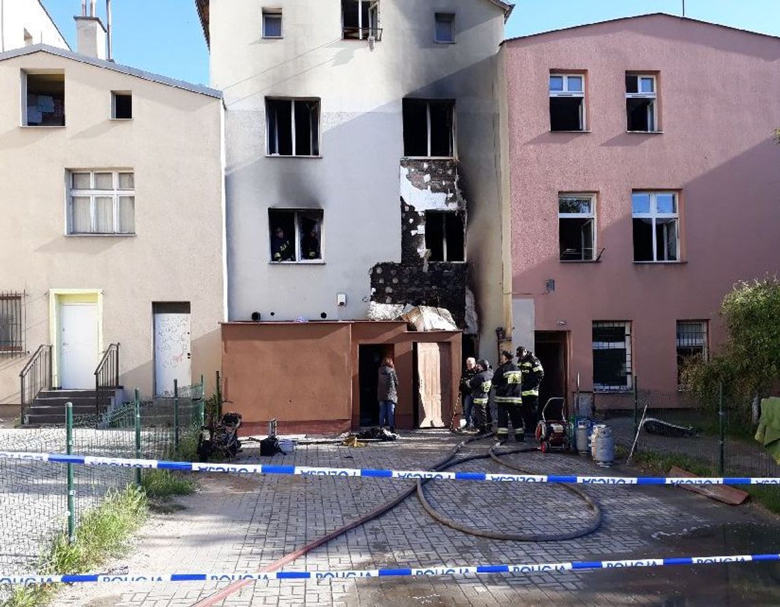 Śledztwo w sprawie tragicznego pożaru przy ul. Podgórnej na ukończeniu. 53-latek nie przyznaje się do podpalenia
