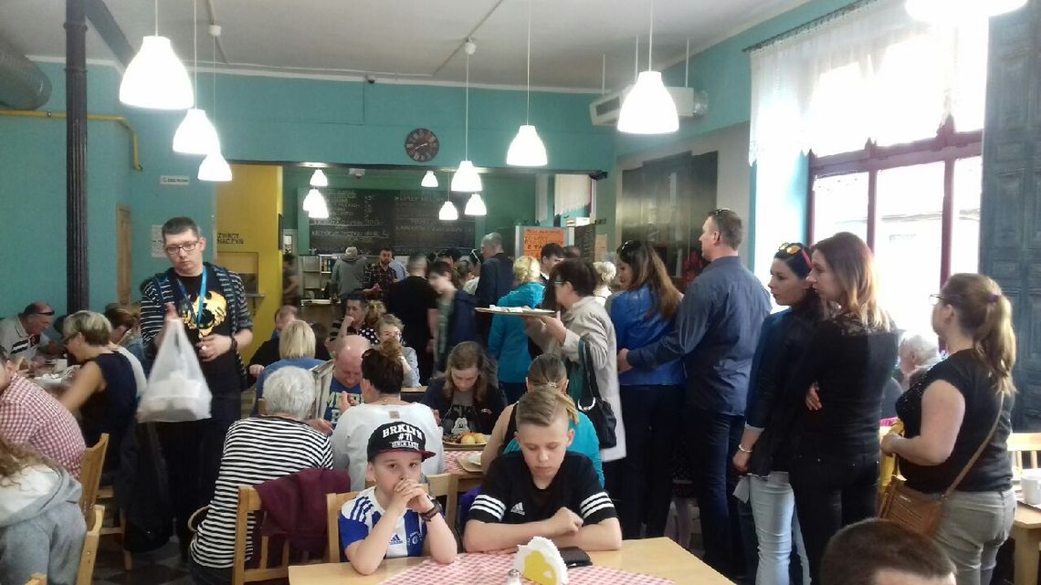 Smaczny obiad za... 7,45 zł? Tak! Tłumy klientów w czasie "Weekendu za pół ceny" w Tczewie
